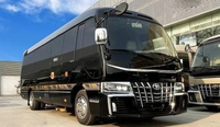 Autobus Toyota Coaster de luxe en édition noire, 9 sièges