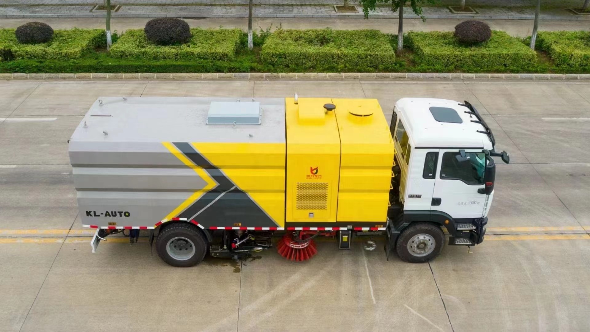 Camion-citerne 4*2 de balayeuse d'aspirateur de poussière de nettoyage de route