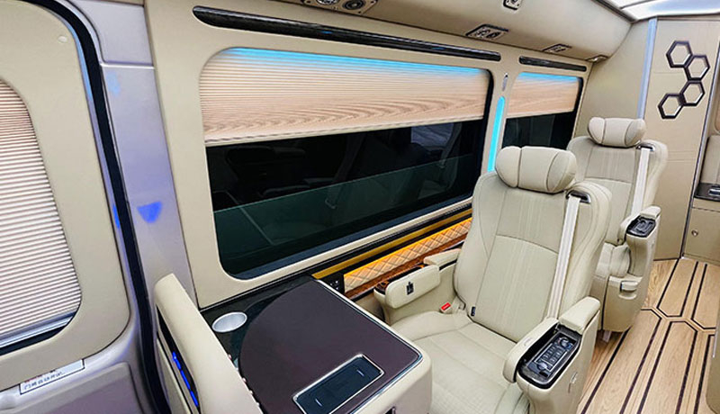 Toyota Coaster 7 places Classic Business Traveler Edition