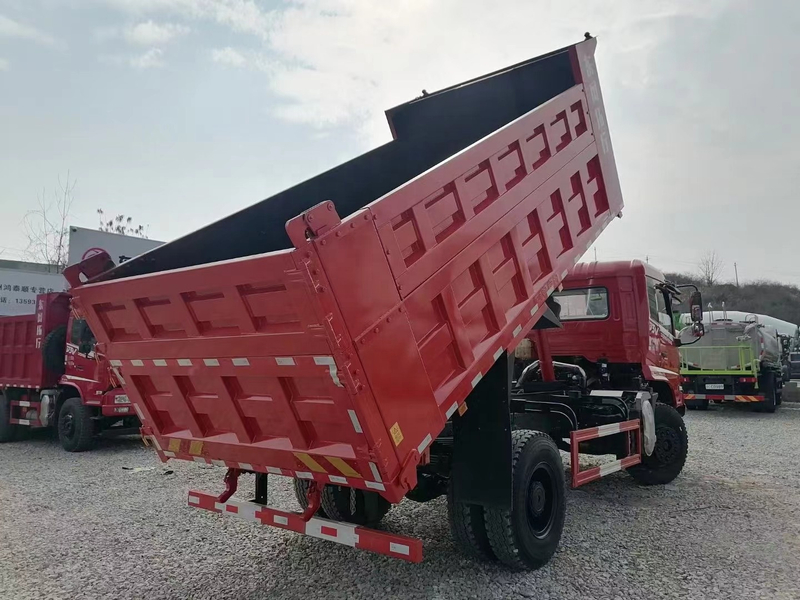 Camion-benne à benne basculante 15TON Dongfeng 42 44 62