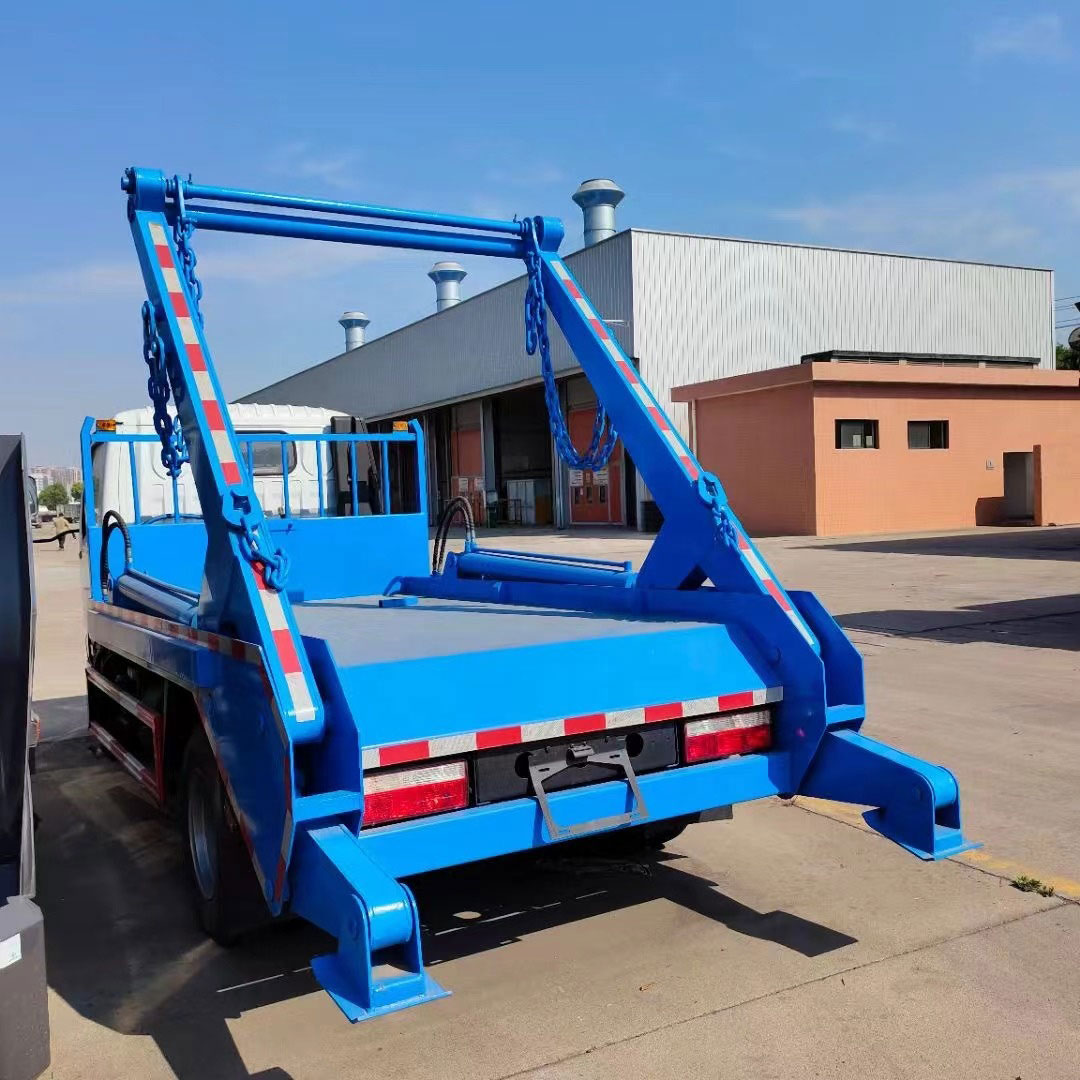 Camion à ordures de type à raccrocher côté bras oscillant pour le nettoyage