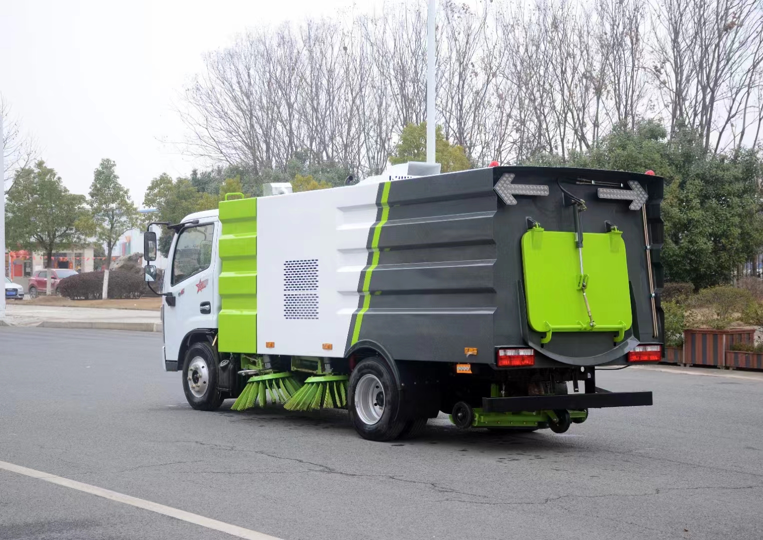 Camion balayeuse urbaine pour la propreté