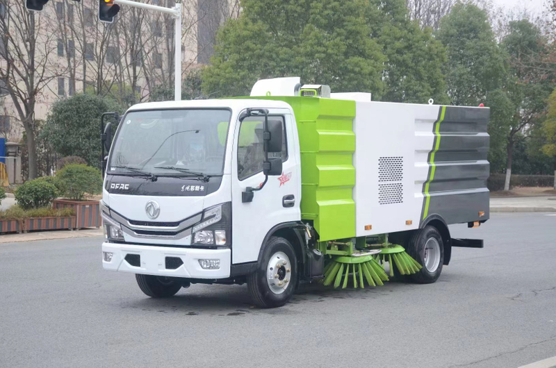 Camion balayeuse urbaine pour la propreté